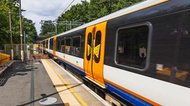 FirstGroup возглавит управление London Overground: новый контракт на £3 млрд